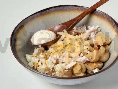 Kalakutienos salotas su marinuotais grybais Žingsnis 2