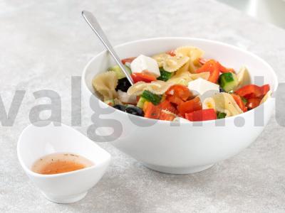 Graikiškas salotas su farfalle makaronais Žingsnis 4