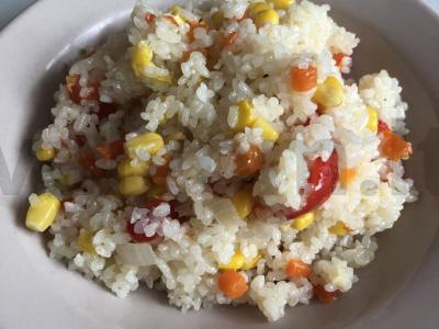 Meksikietiškas ryžiai su paprikomis pagrindine nuotrauka