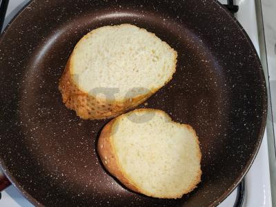 Brusketa su lašiša ir agurku Žingsnis 1