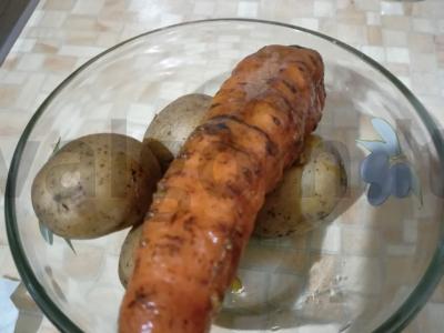 Keturių ingredientų Olivier salotas Žingsnis 1