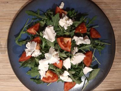 Salotas su rukola, krevetėmis ir varškės sūriu Žingsnis 3