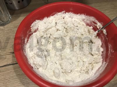 Traškūs čeburekai su sūriu ir varške Žingsnis 5