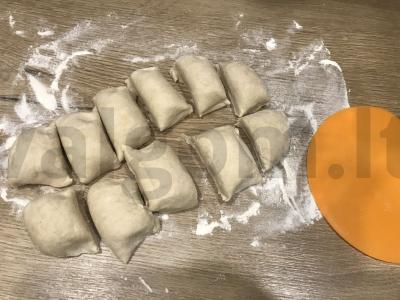 Traškūs čeburekai su sūriu ir varške Žingsnis 9