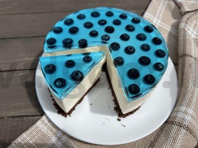 Tas pats sūrio pyragas su mėlynėmis pagrindine nuotrauka