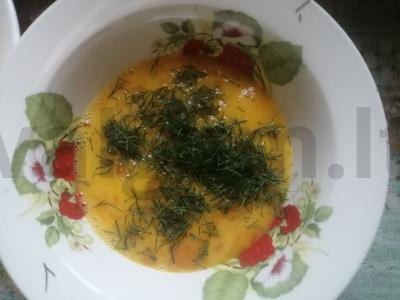 Omletas su dešra, sūriu ir žolelėmis Žingsnis 1
