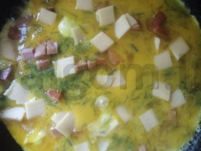 Omletas su dešra, sūriu ir žolelėmis Žingsnis 3