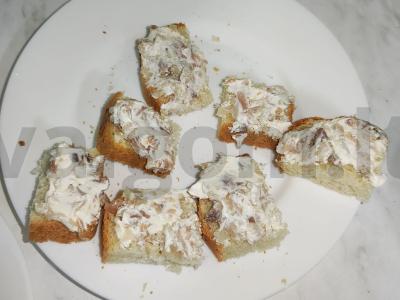 Mini brusketės su rūkytąja skumbrija Žingsnis 4