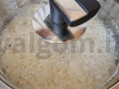 Keptas ryžiai su aštriu pipiru Žingsnis 1