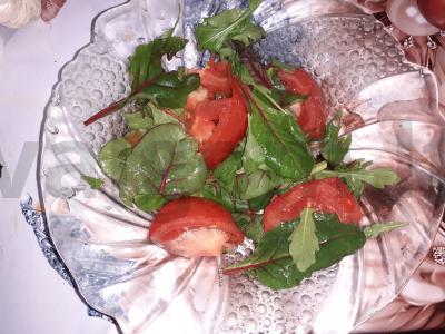 Salotas su kiaušiniu, ančių skrandžiais ir žolelėmis Žingsnis 2