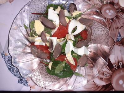 Salotas su kiaušiniu, ančių skrandžiais ir žolelėmis Žingsnis 4