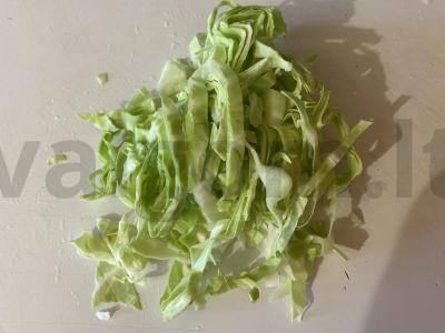 Krištoliniai karšti sumuštiniai su sultingomis dešrelėmis ir kopūstais Žingsnis 4