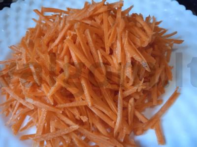 Aštrus morkų salotas su marinuotomis pievagrybėmis Žingsnis 1