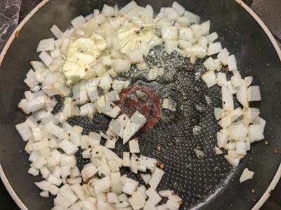 Kiaulienos steikai su pipirų padažu ir bulvių koše Žingsnis 3