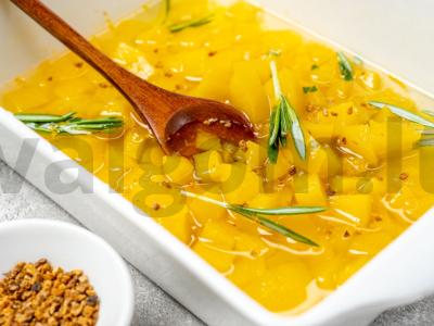 Sluoksniuotos tešlos pyragėliai su persikais ir brie sūriu Žingsnis 1