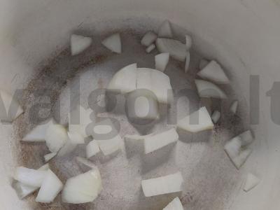 Ryžių sriuba su slyvomis ir kalakutiena Žingsnis 1