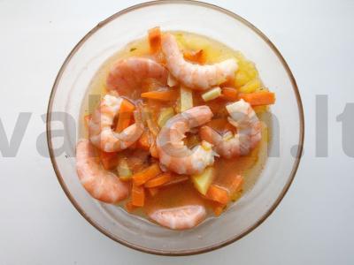 Sultingas triušis konfi su raudonuoju svogūnu ir moliuskų padažu Žingsnis 1