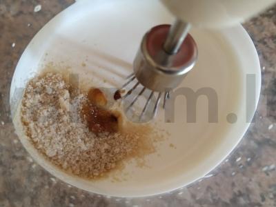 Kava su plakta grietinėle ir Amarula likeriu Žingsnis 3