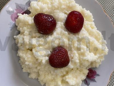 Pieninė sorų košė su sviestu pagrindine nuotrauka