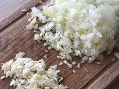 Makaronai su bekonu grietinėlės padaže Žingsnis 1