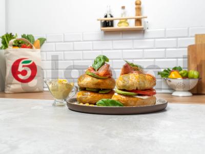 Namų bageliai iš mielinės tešlos pagrindine nuotrauka