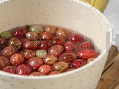 Žiemai skirta agrastų uogienė Žingsnis 2