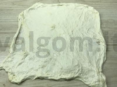 Pica naktiniu tešla su dviem sūrio rūšimis Žingsnis 4