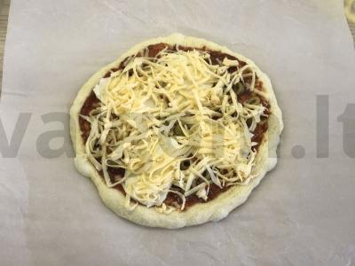 Pica naktiniu tešla su dviem sūrio rūšimis Žingsnis 8