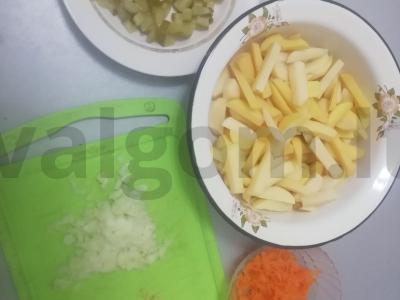 Sūrusis sriuba su kiauliena Žingsnis 1