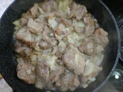 Kiaulienos troškinys Žingsnis 3