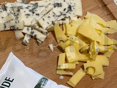 Namų pica „Keturi sūriai“ Žingsnis 1