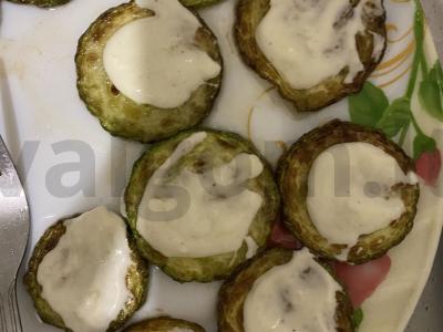 Cukinijos su majonezu, česnaku ir žolelėmis Žingsnis 5