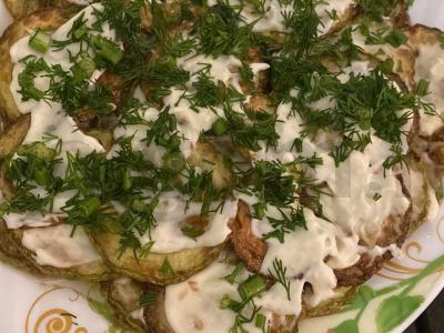 Cukinijos su majonezu, česnaku ir žolelėmis Žingsnis 6