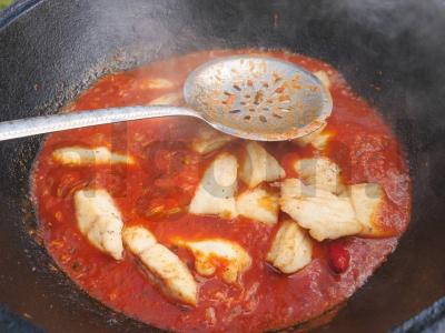 Lydeka naminio pomidorų sulčių padaže Žingsnis 10