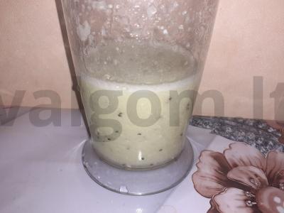 Smuzi su obuoliu, kiviu ir mungo daigais Žingsnis 3