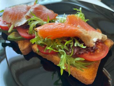 Lengvas, greitas pusryčių patiekalas su avokadu Žingsnis 2