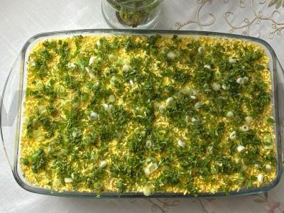 Sluoksniuotas salotas be mėsos pagrindine nuotrauka