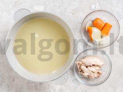 Kaip virti vištienos sultinį Žingsnis 3