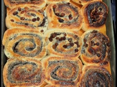 Šokoladiniai bandelės su aguonomis ir razinomis pagrindine nuotrauka