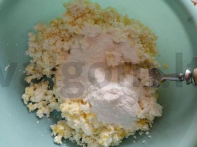 Švelniausi tingūs virtinukai iš varškės Žingsnis 1