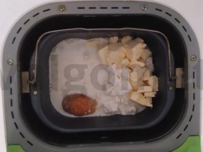 Namų varškės pyragas duonos kepimo mašinoje Žingsnis 1