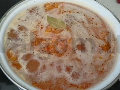 Sriuba su rūkytais mėsos gaminiais ant kiaulienos šonkaulių Žingsnis 6