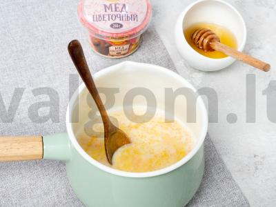 Kukurūzų košė su pienu, moliūgu ir medumi Žingsnis 3