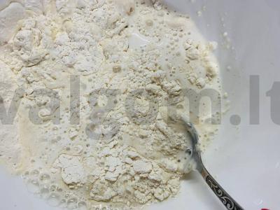 Kepiniai su mielėmis ir mėlynėmis Žingsnis 3