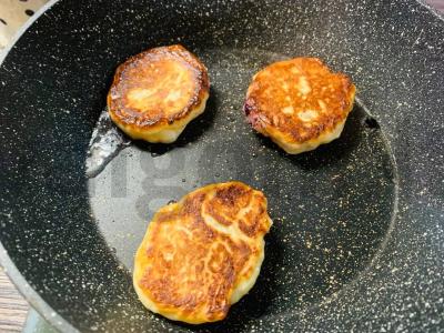 Kepiniai su mielėmis ir mėlynėmis Žingsnis 5