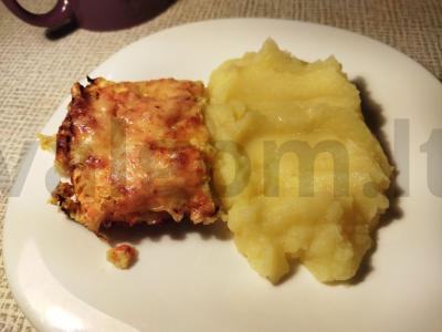 Žuvies apkepas su daržovėmis ir sūriu pagrindine nuotrauka