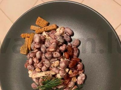 5 minučių raudonųjų pupelių salotas pagrindine nuotrauka