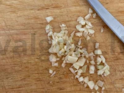 Vasaros salotas su dešra ir alyvuogėmis Žingsnis 5