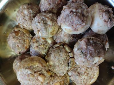 Įdaryti grybai Žingsnis 3