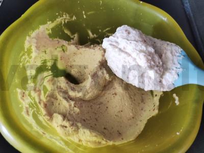 Varškės-uogų kremas pagrindine nuotrauka